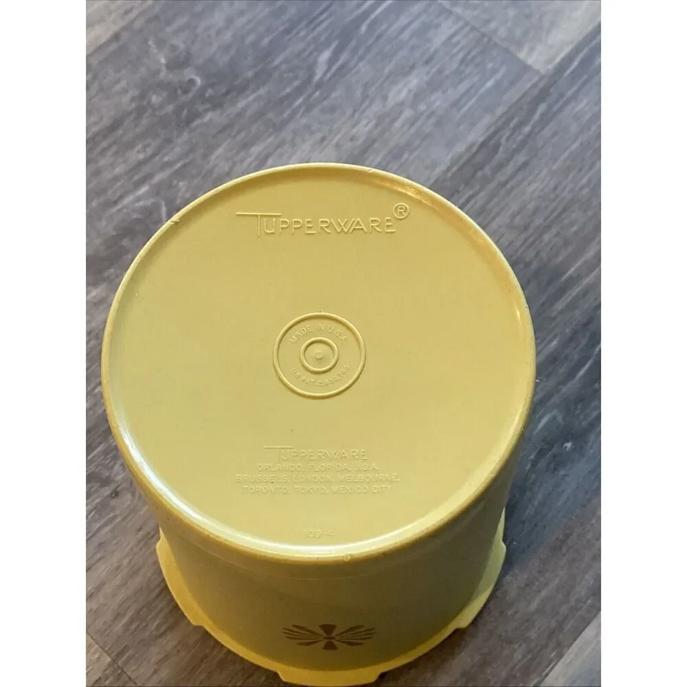 Tupperware 809 servalier
